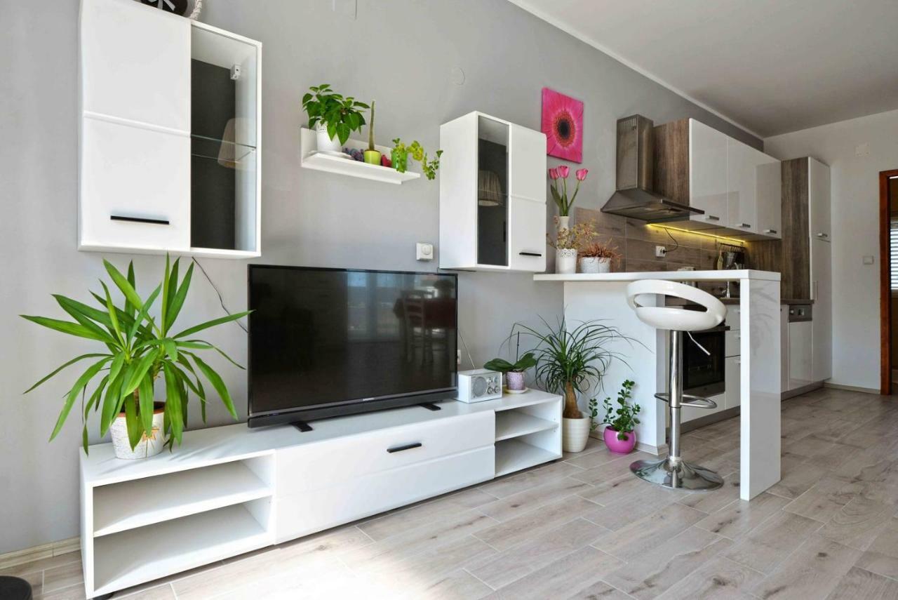 Apartment Kristina Μούρτερ Εξωτερικό φωτογραφία