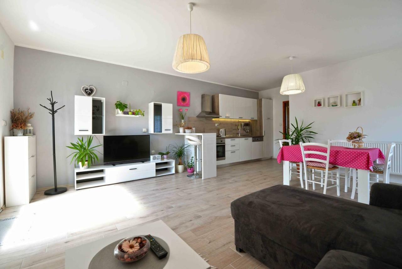 Apartment Kristina Μούρτερ Εξωτερικό φωτογραφία