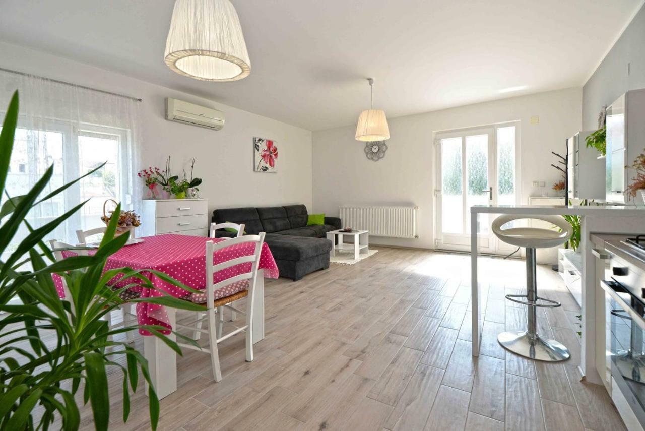 Apartment Kristina Μούρτερ Εξωτερικό φωτογραφία